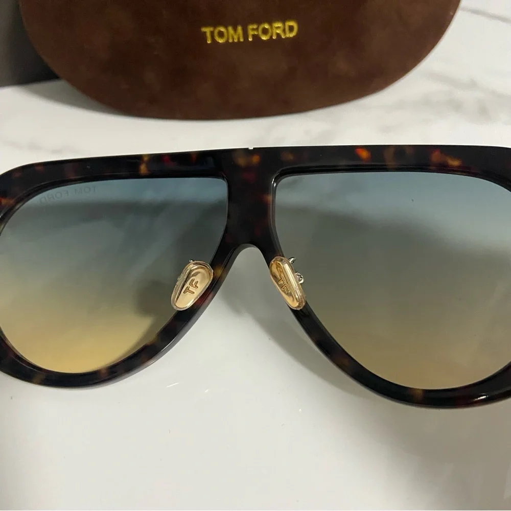 Tom Ford Brown Gradient Sunglasses - Picture 5 of 9
